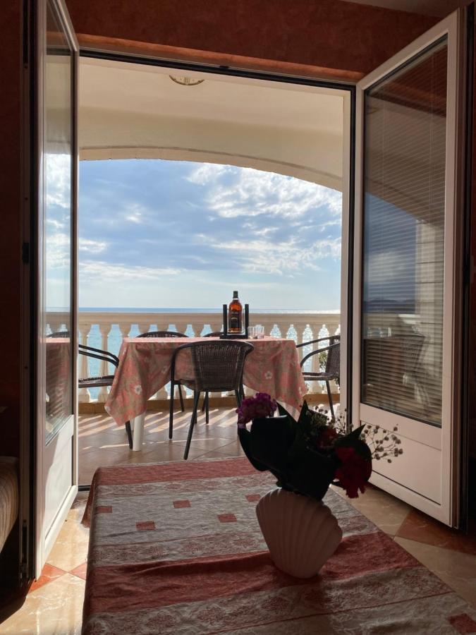 Apartmani Luksic ストモレ エクステリア 写真