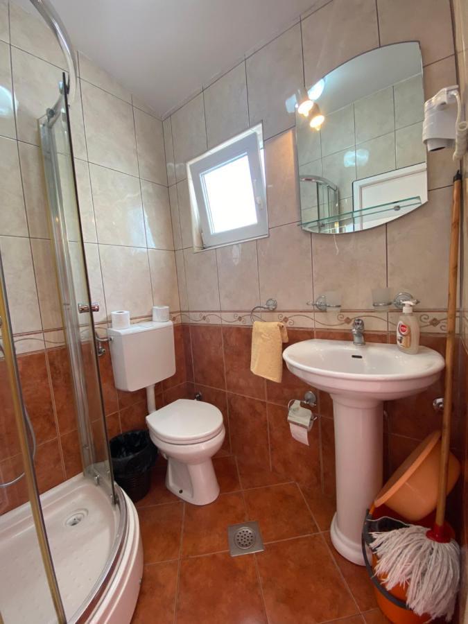 Apartmani Luksic ストモレ エクステリア 写真