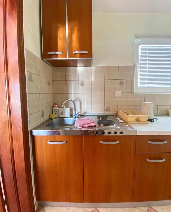 Apartmani Luksic ストモレ エクステリア 写真