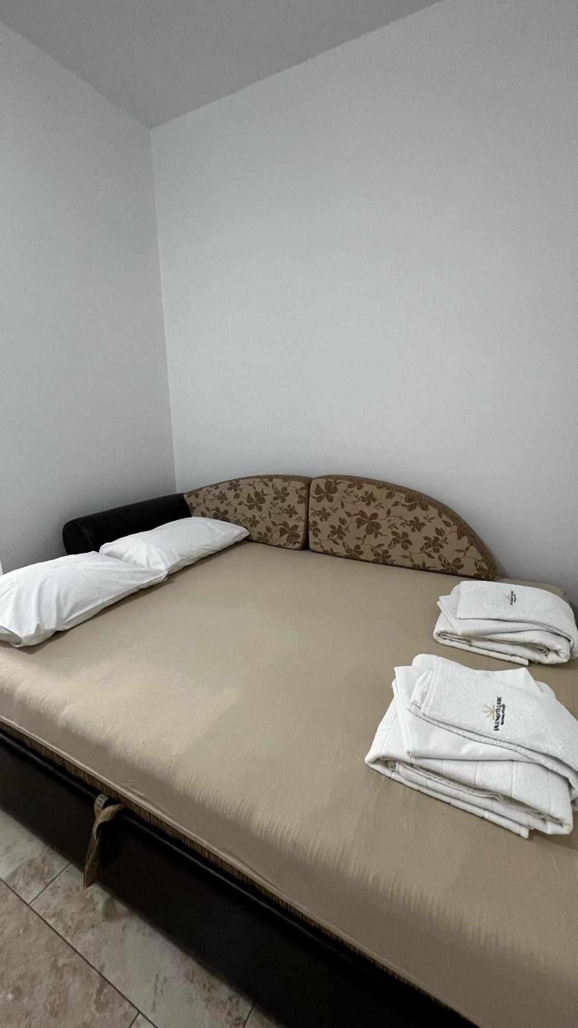 Apartmani Luksic ストモレ エクステリア 写真