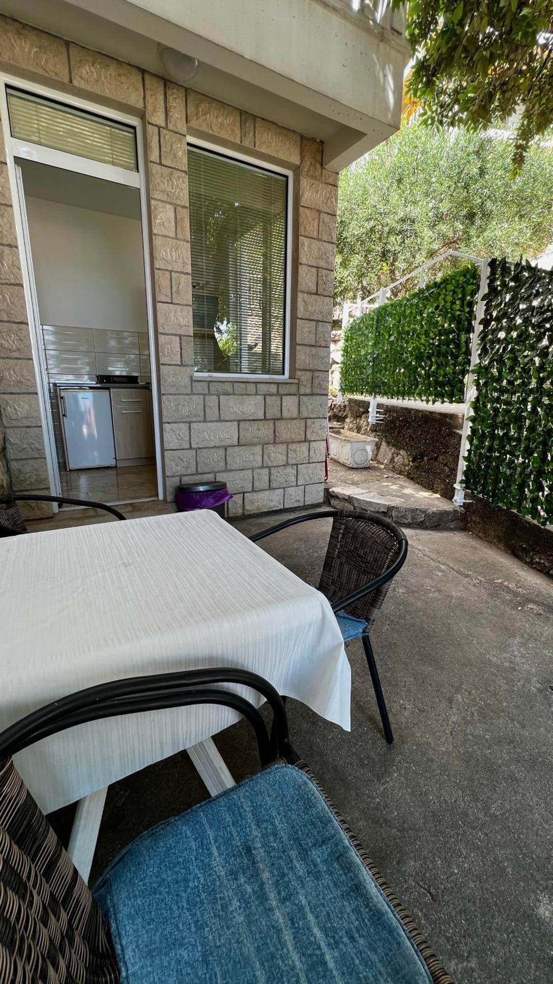 Apartmani Luksic ストモレ エクステリア 写真
