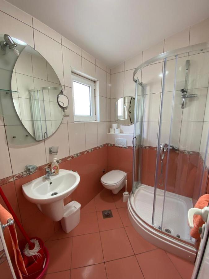 Apartmani Luksic ストモレ エクステリア 写真