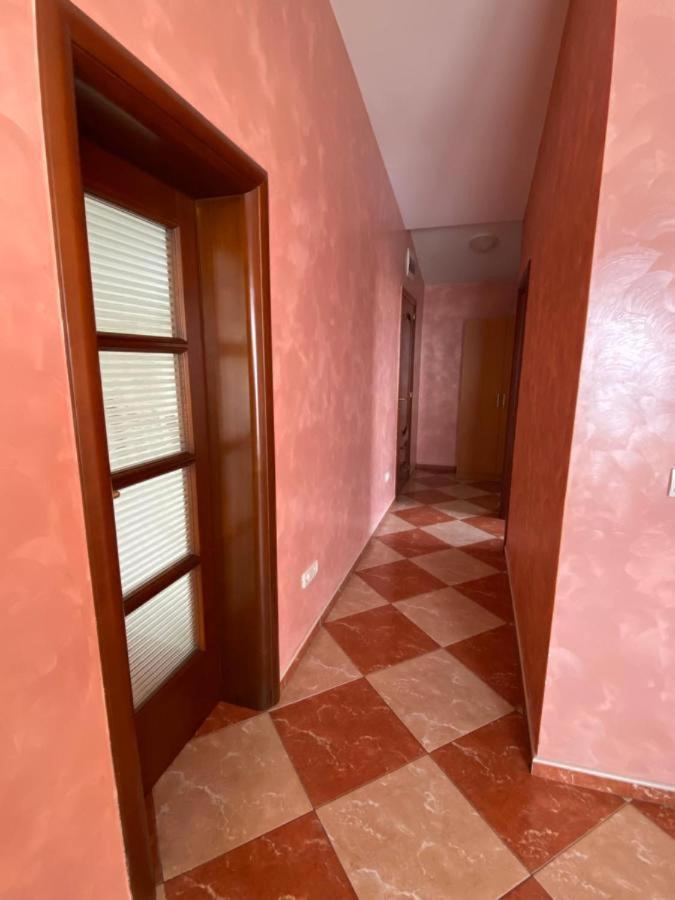 Apartmani Luksic ストモレ エクステリア 写真
