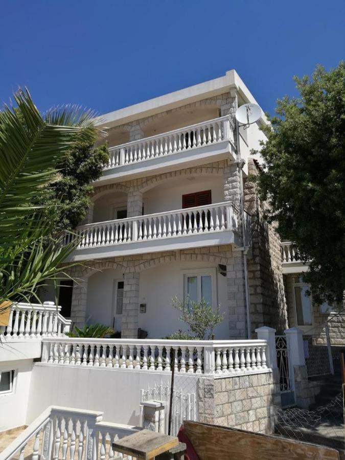 Apartmani Luksic ストモレ エクステリア 写真