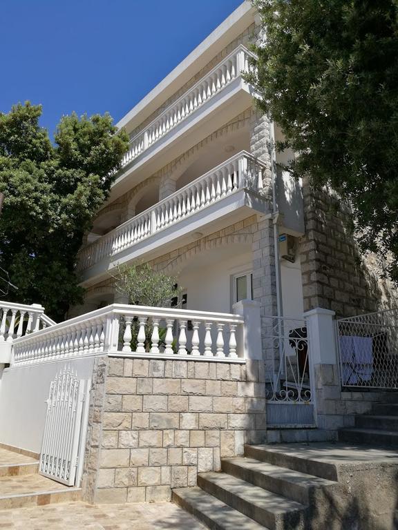 Apartmani Luksic ストモレ エクステリア 写真